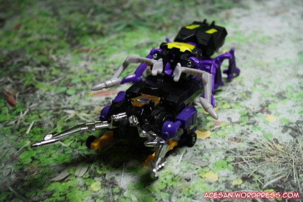 Out Of Package Skrapnel With Reflector Images Of Transformers Generations Legends 2 Pack  (16 of 16)